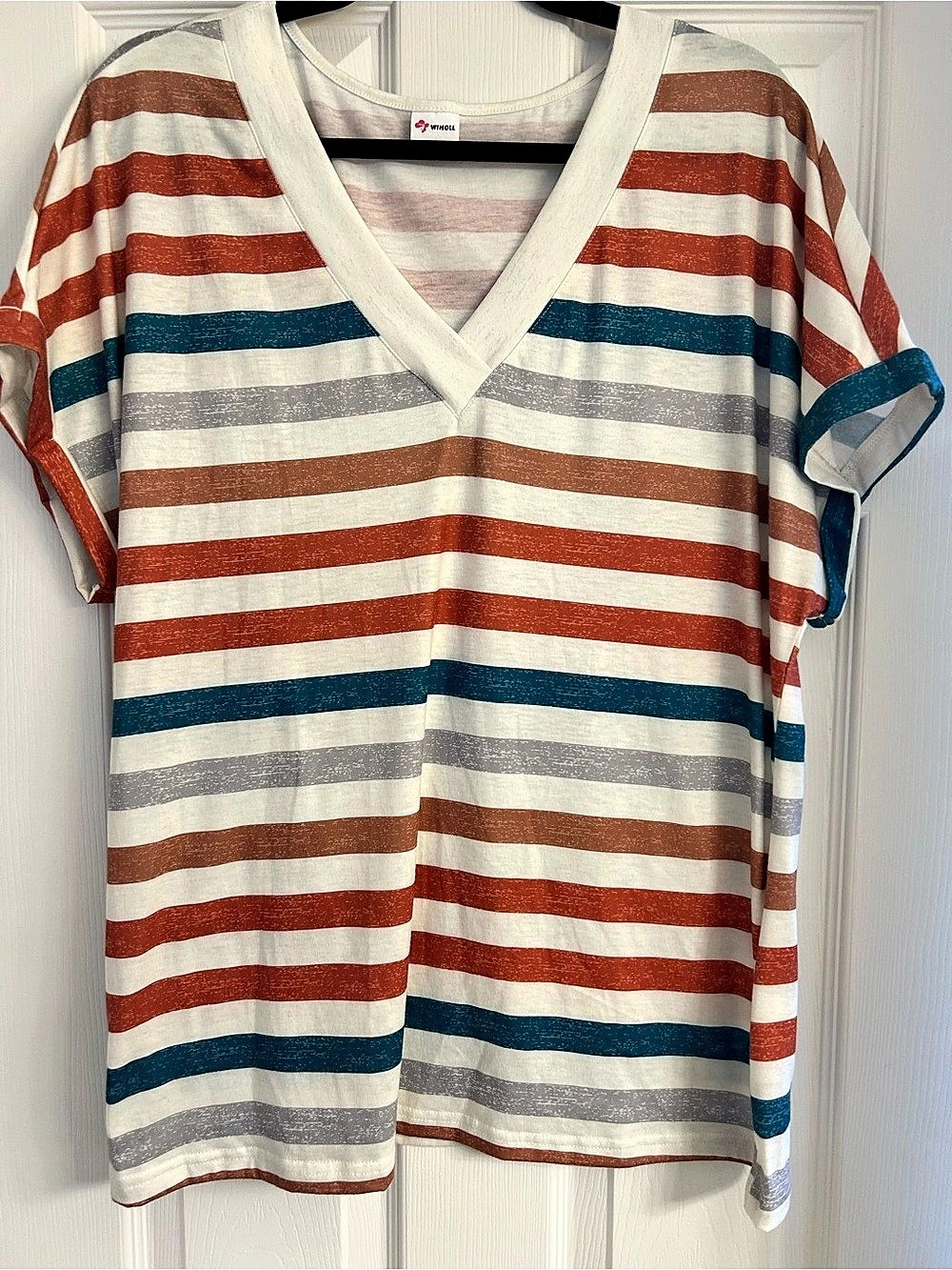 Beachy multi color. V-Neck Tunic in White & Red